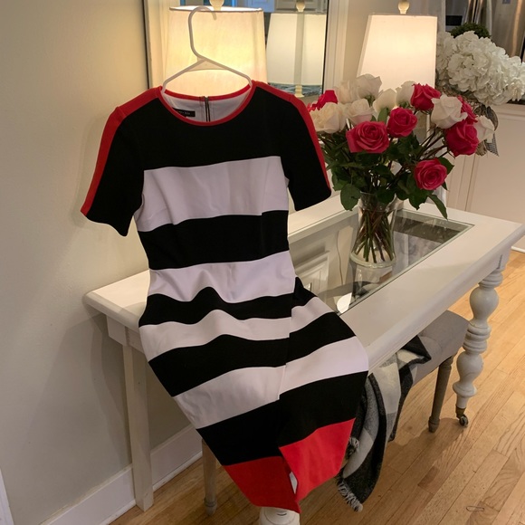 ivy + blu Dresses & Skirts - ivy + blu blue and white striped dress! Size 6 💙